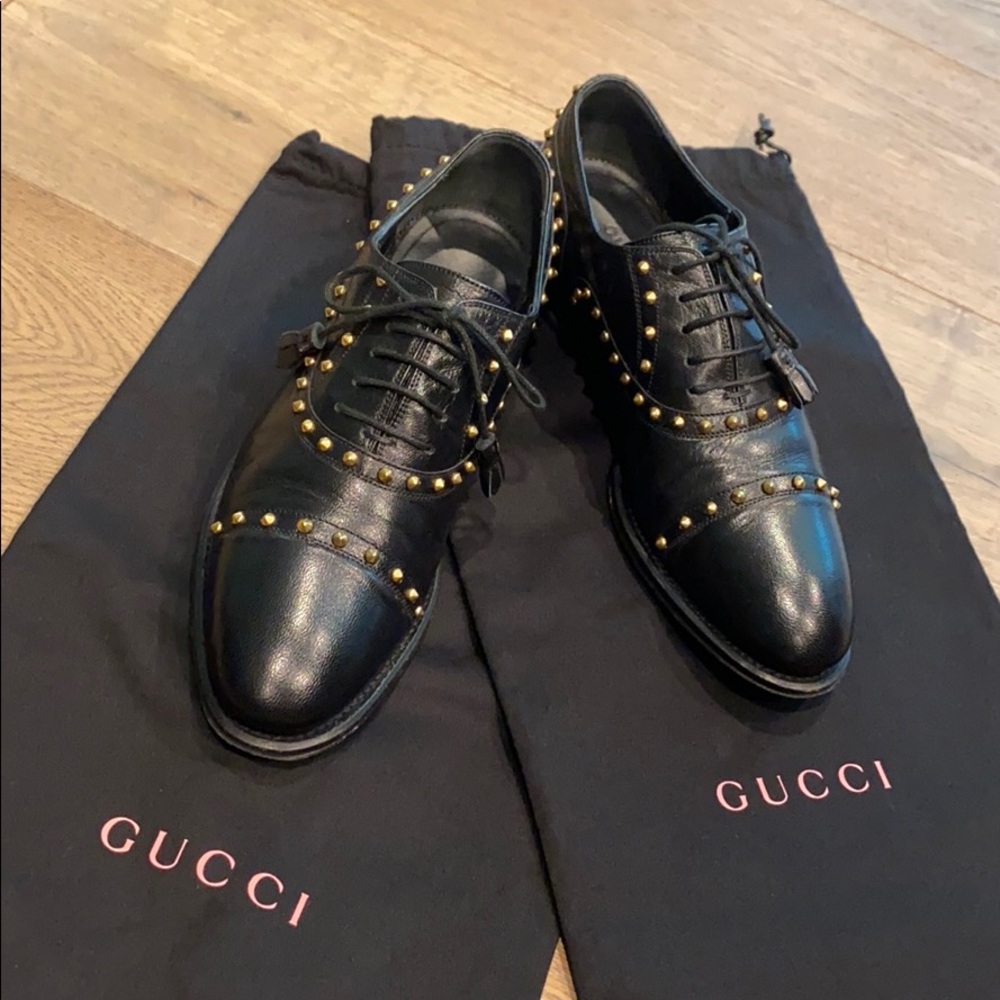 🔹Gucci Studded Leather Oxford